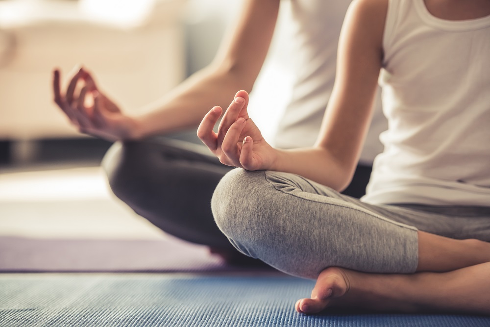 Frauen beim Yoga